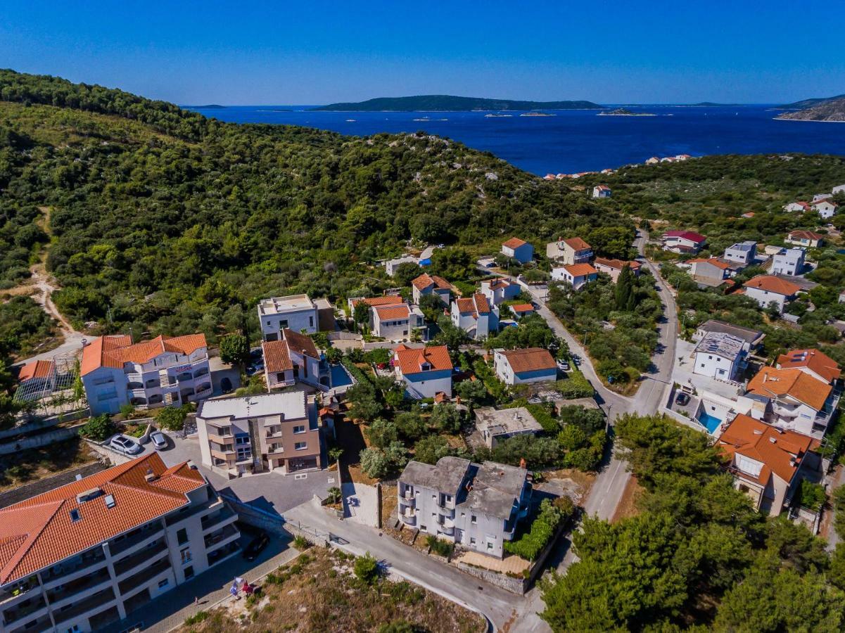 Apartments Mare Трогир Экстерьер фото