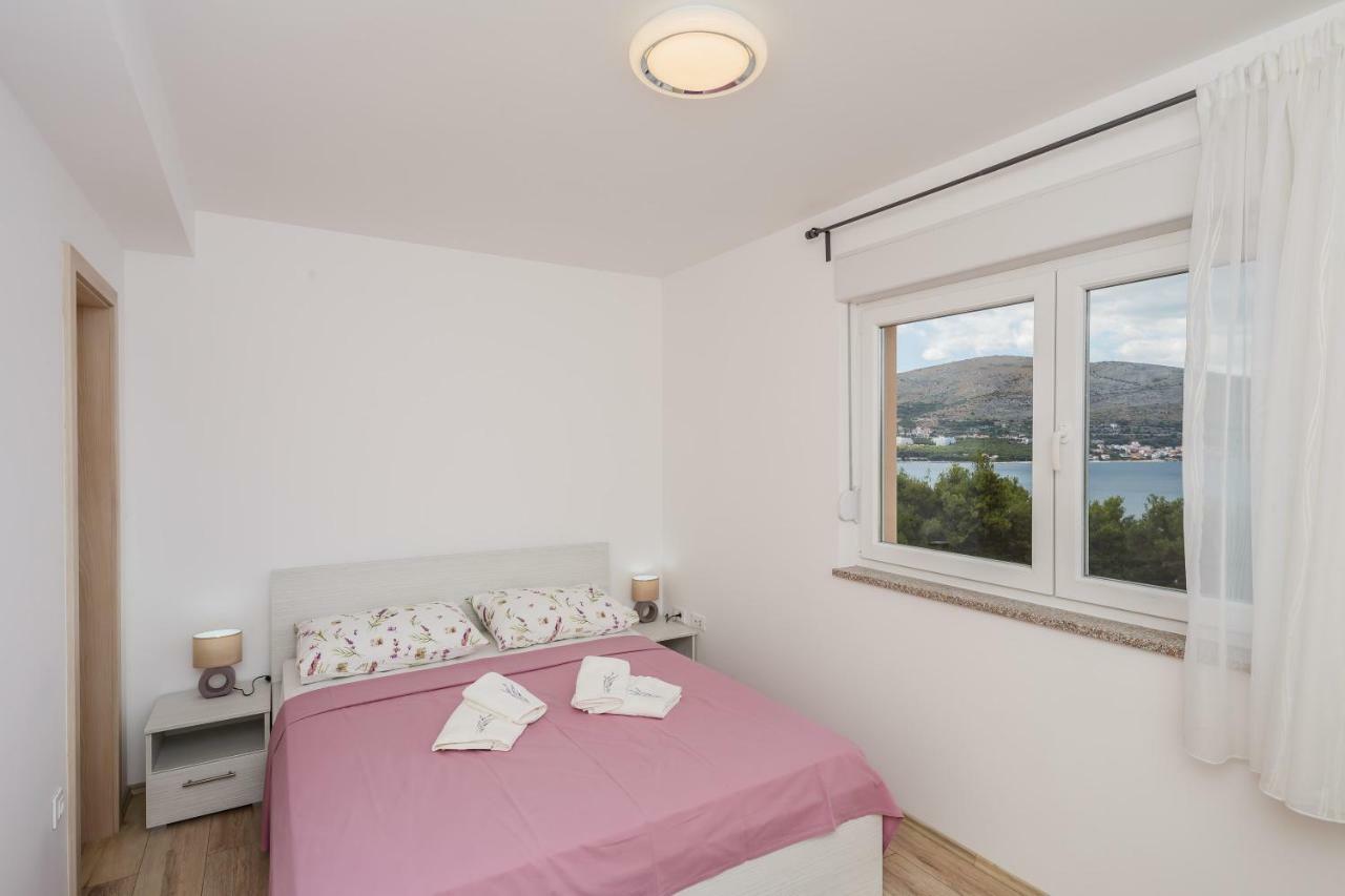 Apartments Mare Трогир Экстерьер фото