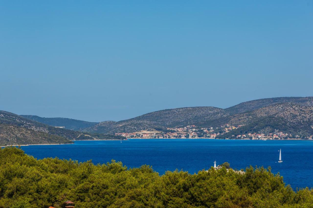 Apartments Mare Трогир Экстерьер фото
