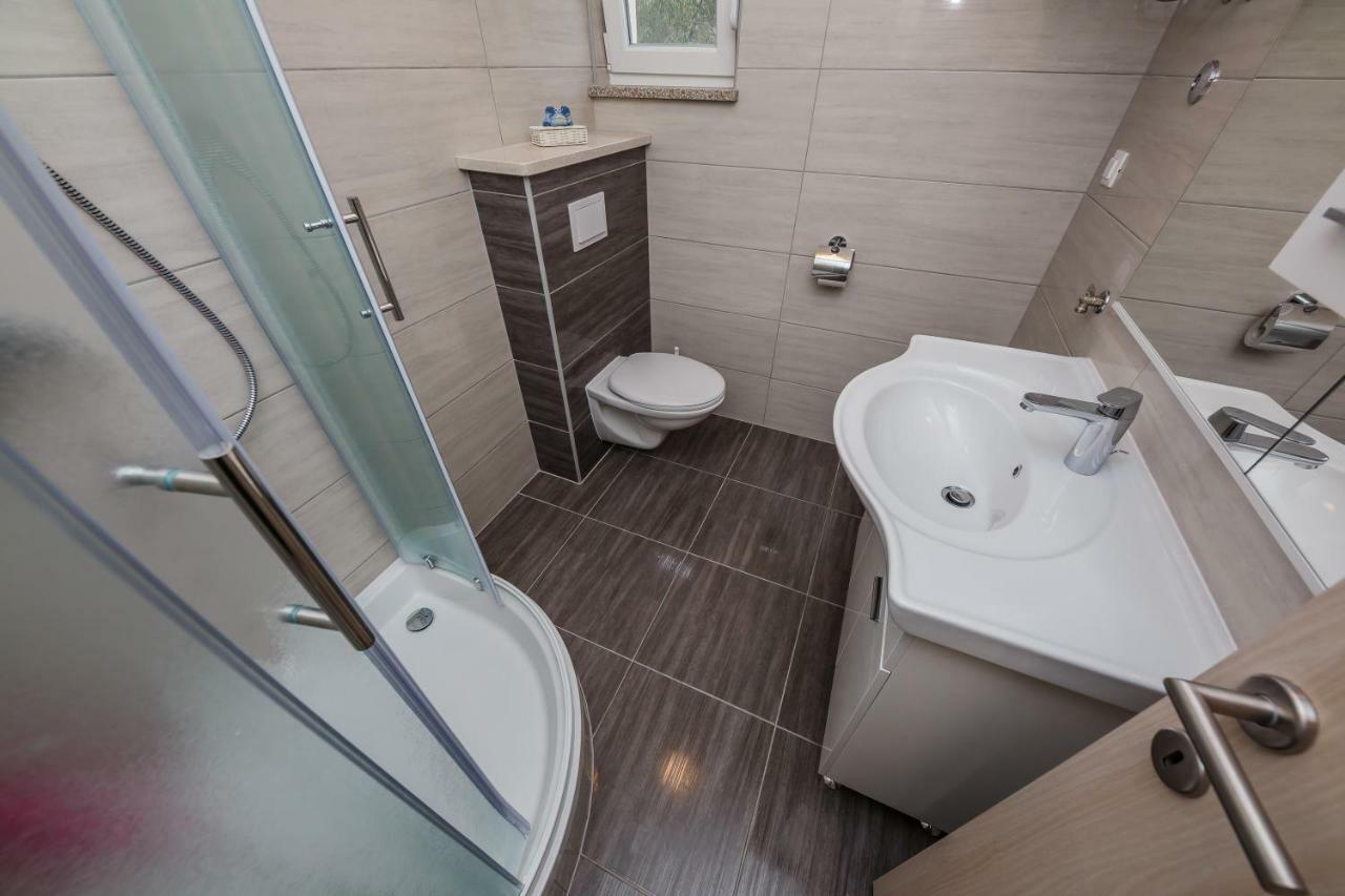 Apartments Mare Трогир Экстерьер фото