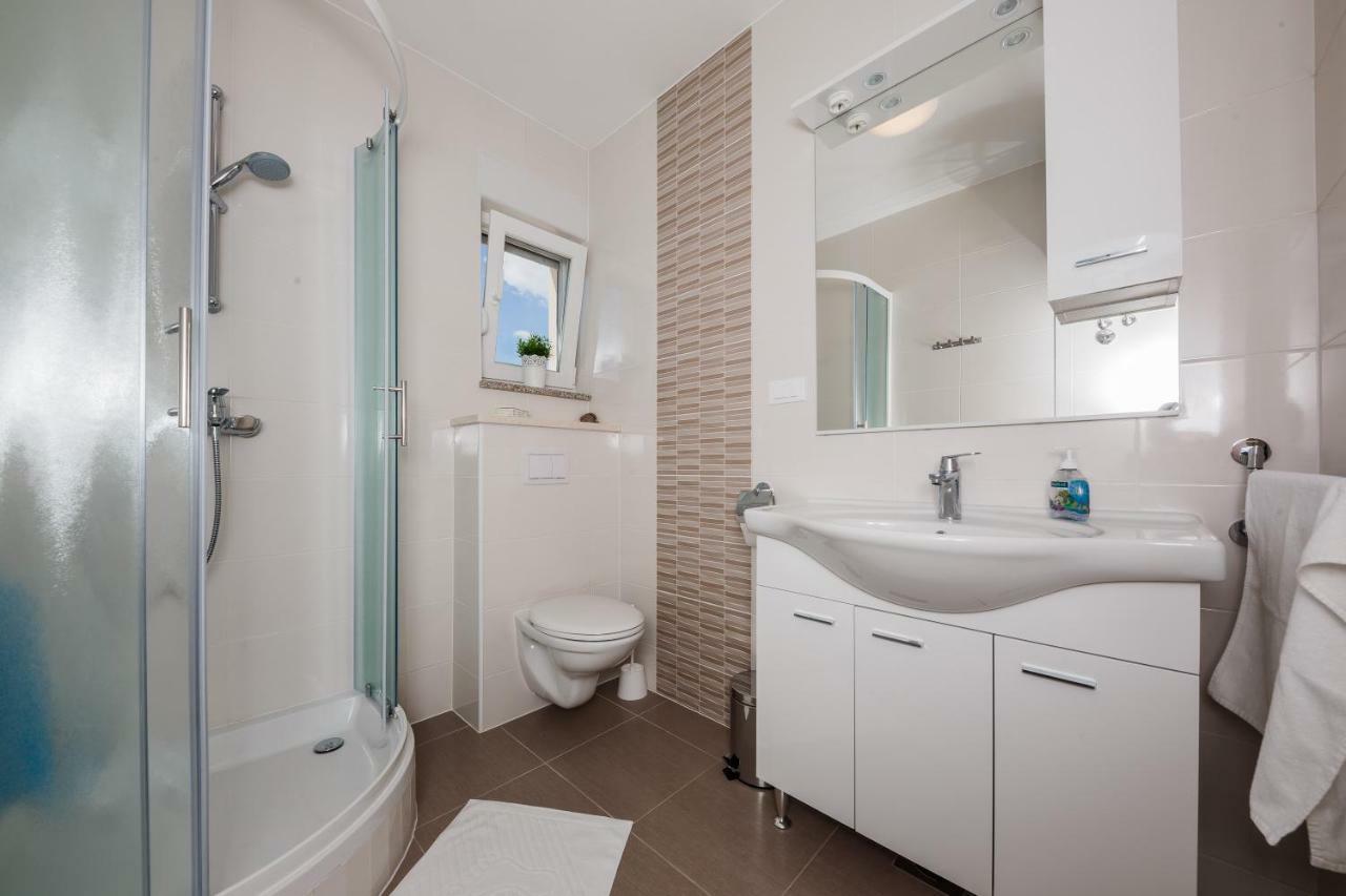 Apartments Mare Трогир Номер фото