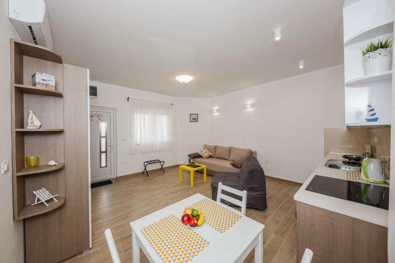 Apartments Mare Трогир Экстерьер фото